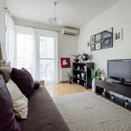 Bright And With Balcony Apartament *