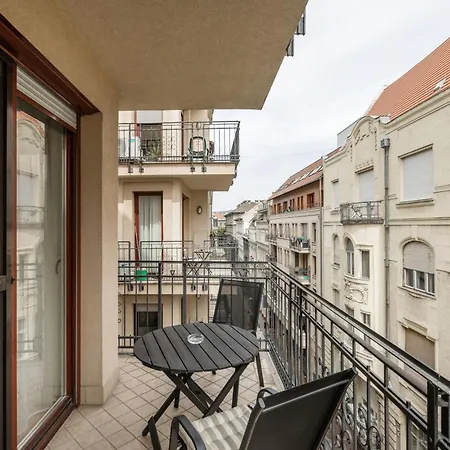 Bright And With Balcony Budapeszt