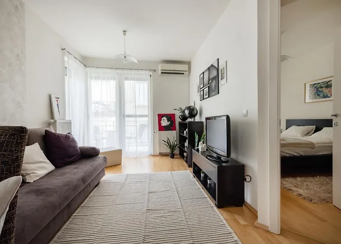 Apartament Bright And With Balcony *